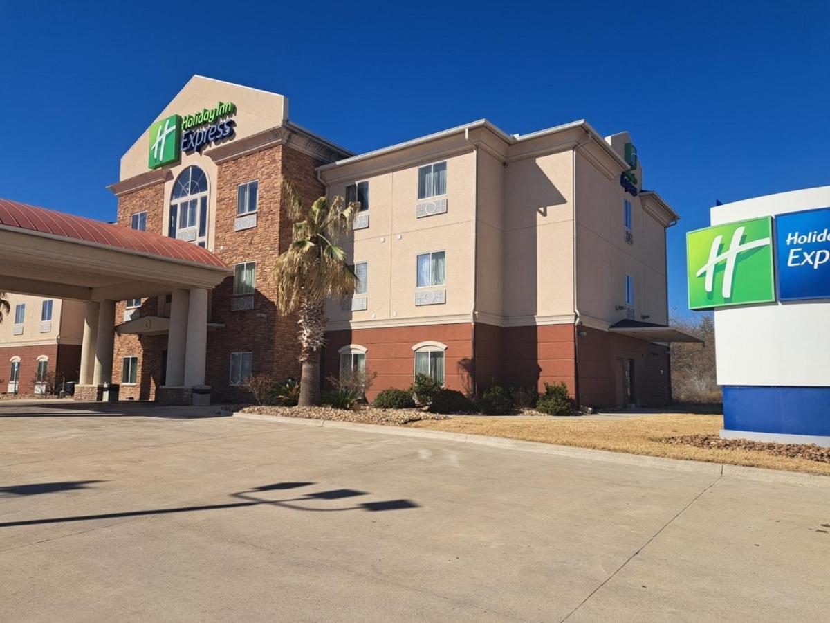 Holiday Inn Express Kenedy By Ihg Esterno foto