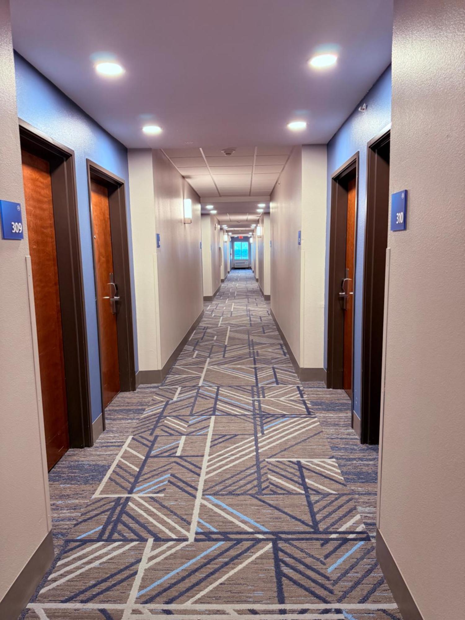 Holiday Inn Express Kenedy By Ihg Esterno foto