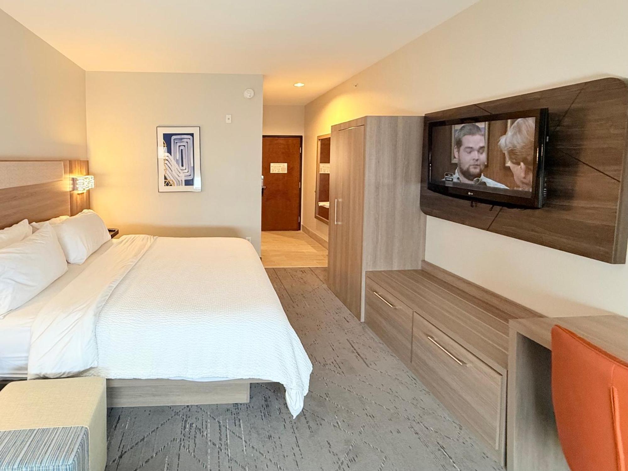 Holiday Inn Express Kenedy By Ihg Esterno foto