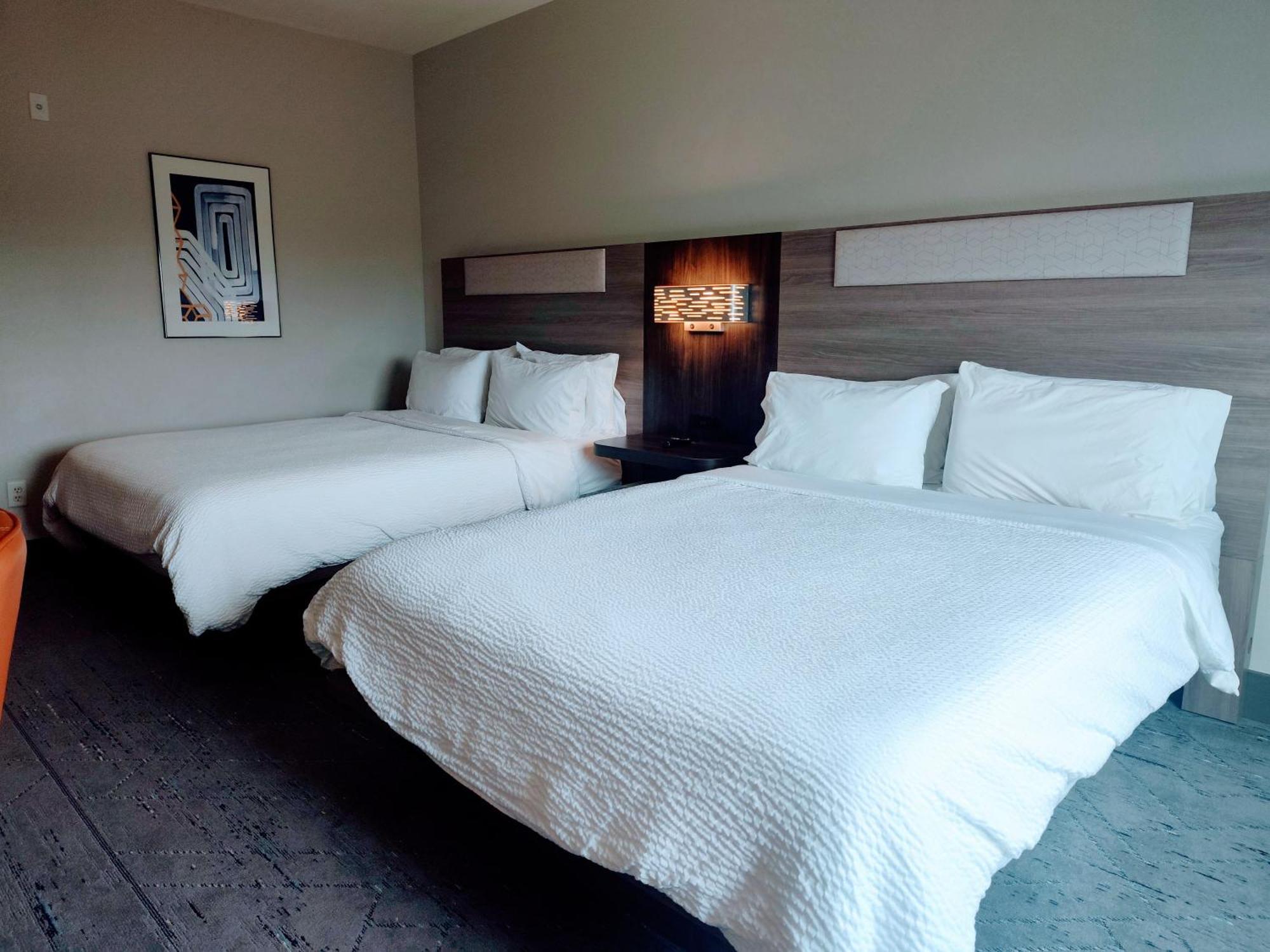 Holiday Inn Express Kenedy By Ihg Esterno foto