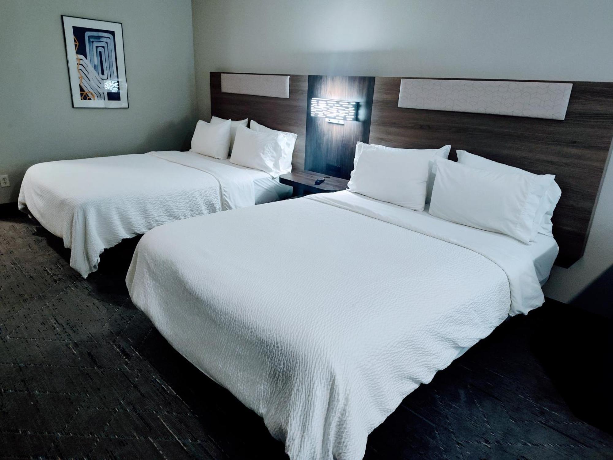 Holiday Inn Express Kenedy By Ihg Esterno foto