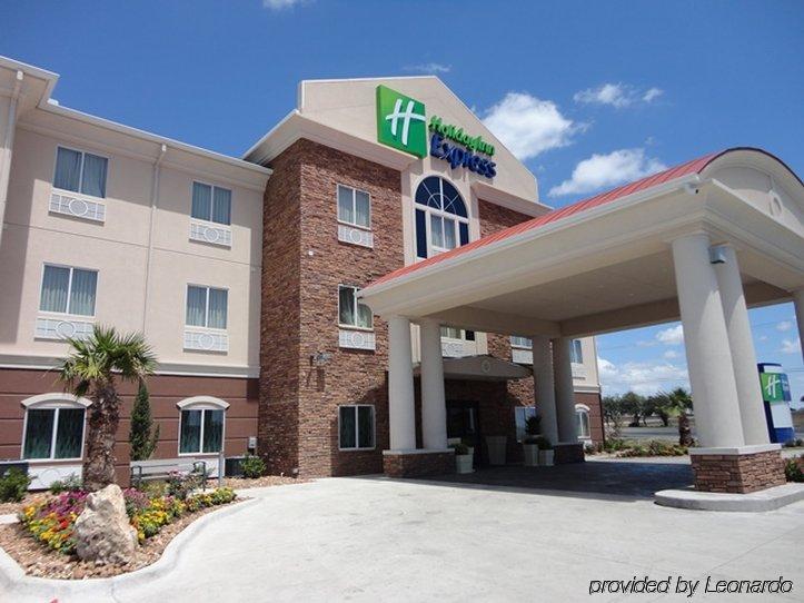 Holiday Inn Express Kenedy By Ihg Esterno foto